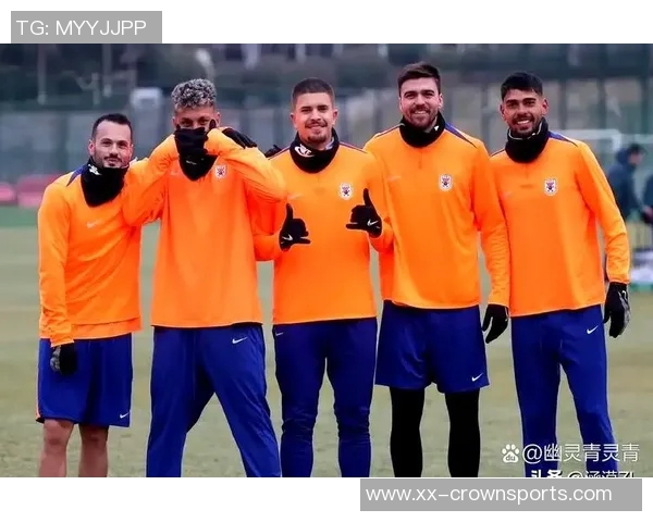 媒体人称赞山东队团结一致的精神和顽强拼搏的决心是成功的关键因素