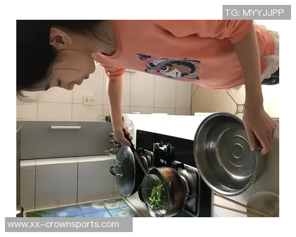 杨瀚森的日常生活：翻译工作与自制美食的简单乐趣